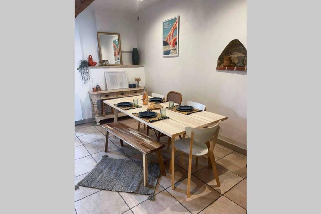 Superbe appartement en pierre fraîchement rénové Bernis Exterior foto